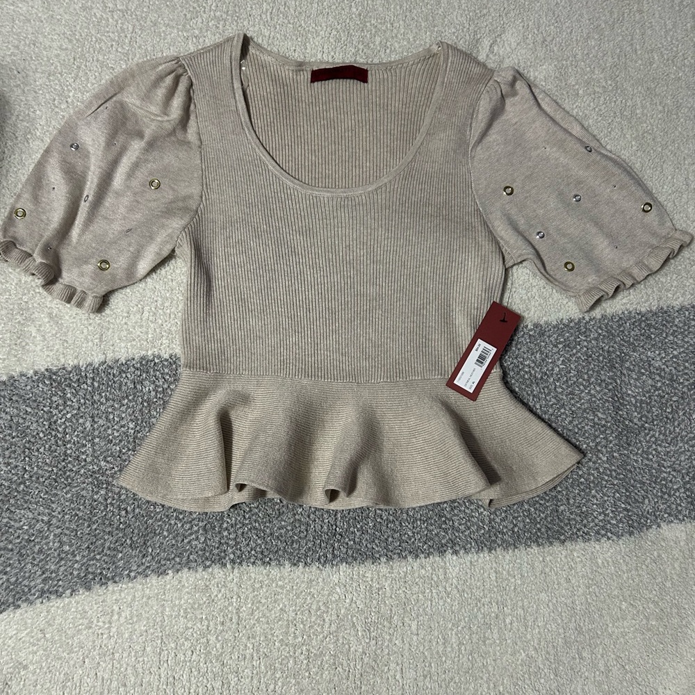 Chic Beige Peplum Blouse with Puff Sleeves
